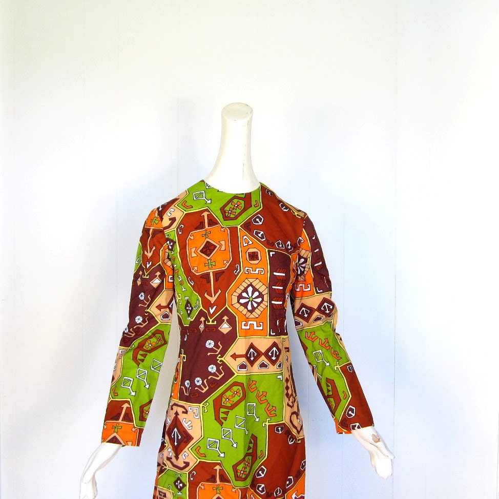 Vintage 1960s Dress / 60s Dress / Hieroglyphics Print / XS S
