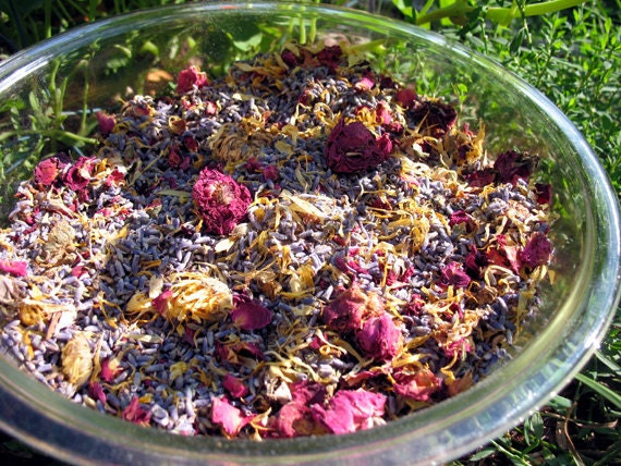 Potpourri Herbal Blend, Lavender Scented. Bulk (5 pounds) Organic herbs to make scented sachets, bath tea & bridal shower favors