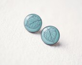 FREE WORLDWIDE SHIPPING - Petite Leaves Ear Studs