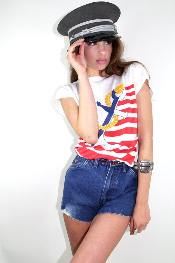 Vintage 80s NAUTICAL ANCHOR Cropped Top // Americana Red White Blue T-Shirt // Vintage Clothing by TatiTati Vintage on Etsy
