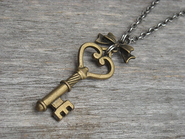 Skeleton Key Necklace, Key Necklace, Bow Necklace, Steampunk Necklace, Skeleton Key Jewelry, Neo Victorian, Victorian, Victorian Gothic,