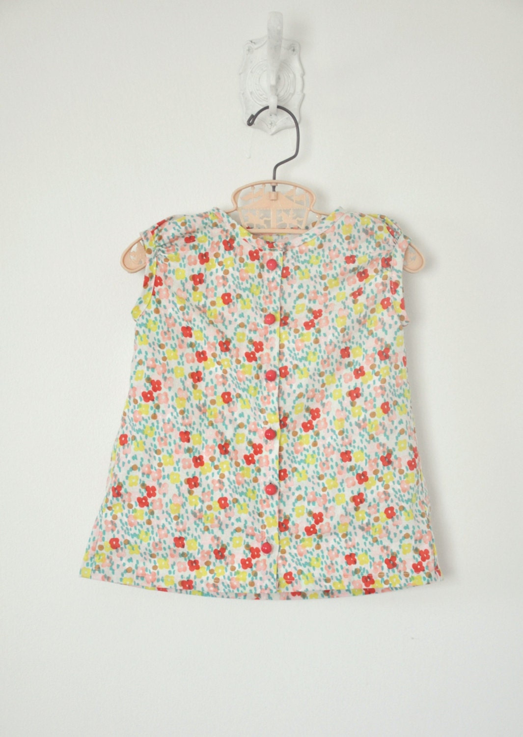 summer blooms. sleeveless button down toddler dress