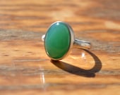 Green Chrysoprase Oval Cabochon Sterling Silver Ring, Bright green gemstone, Modern Minimalist Jewelry