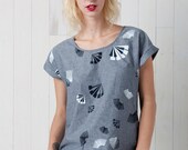 Fans Keyhole Woven Blouse (navy and white)