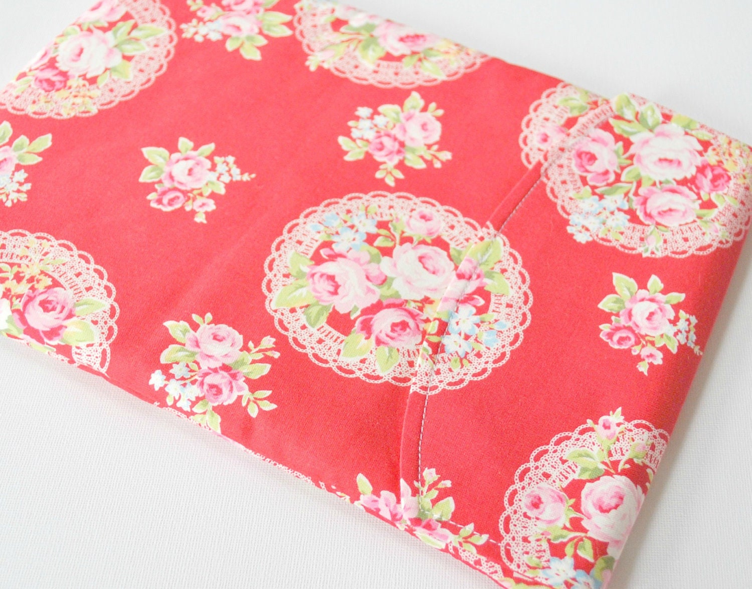 iPad padded gadget pouch: Japanese Licien print in white lace and floral clusters with flap.