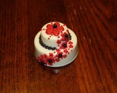 One Dozen Chocolate or Vanilla covered oreos - Wedding Cake with painted flowers