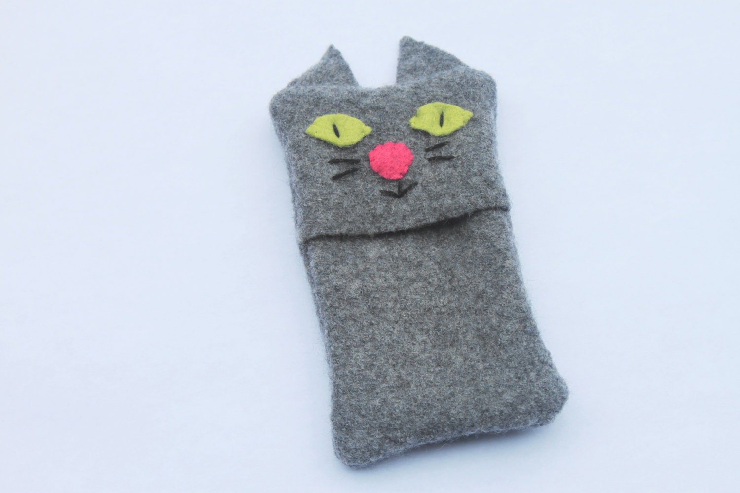 Wool Cat iPod Nano Cozy from upcycled wool sweaters