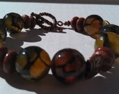 Foxy dyed crackle agate beaded wire bracelet