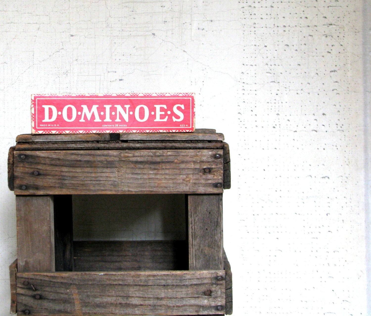 box of dominoes - vintage games