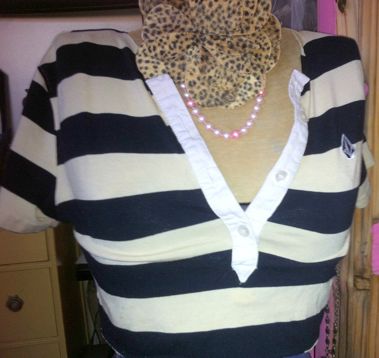 Cut up Striped Pin Up Blue and Beige Nautical striped Shirt White Collar Size Medium