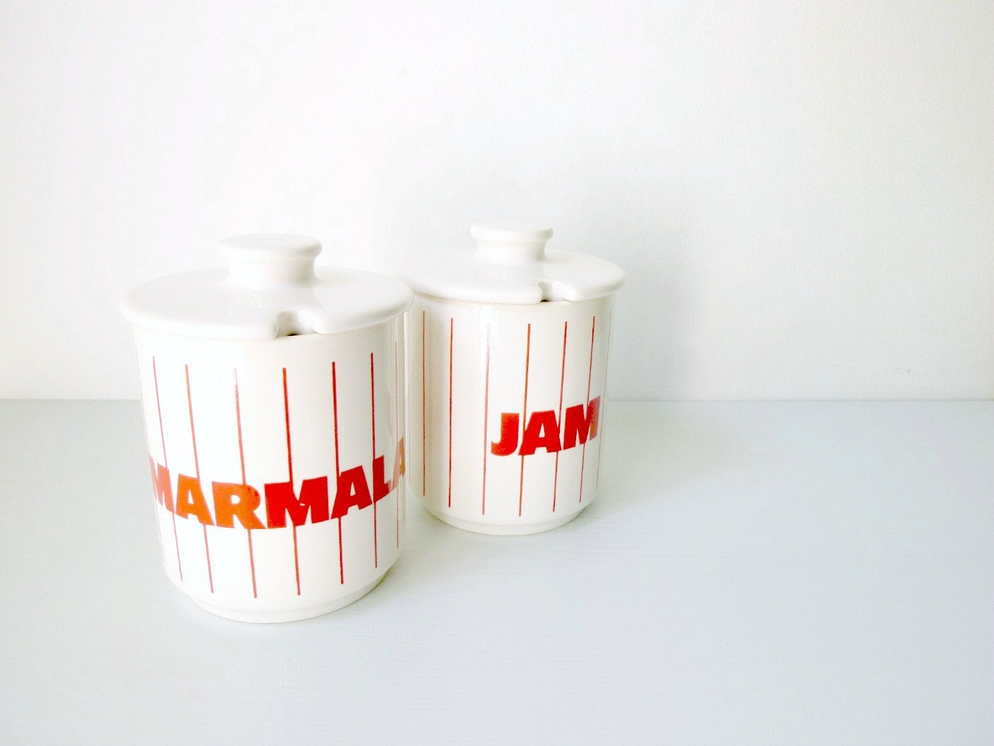 Hornsea Kitchen Storage Pots with Lids - Preserve Jars - Red Stripe - Vintage Home, Breakfast / Brunch