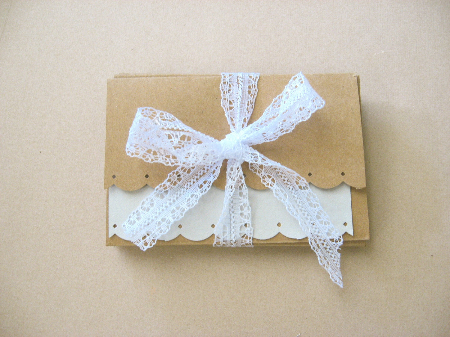 Light Grey Scallop Edged Note Cards with Envelopes-set of 6