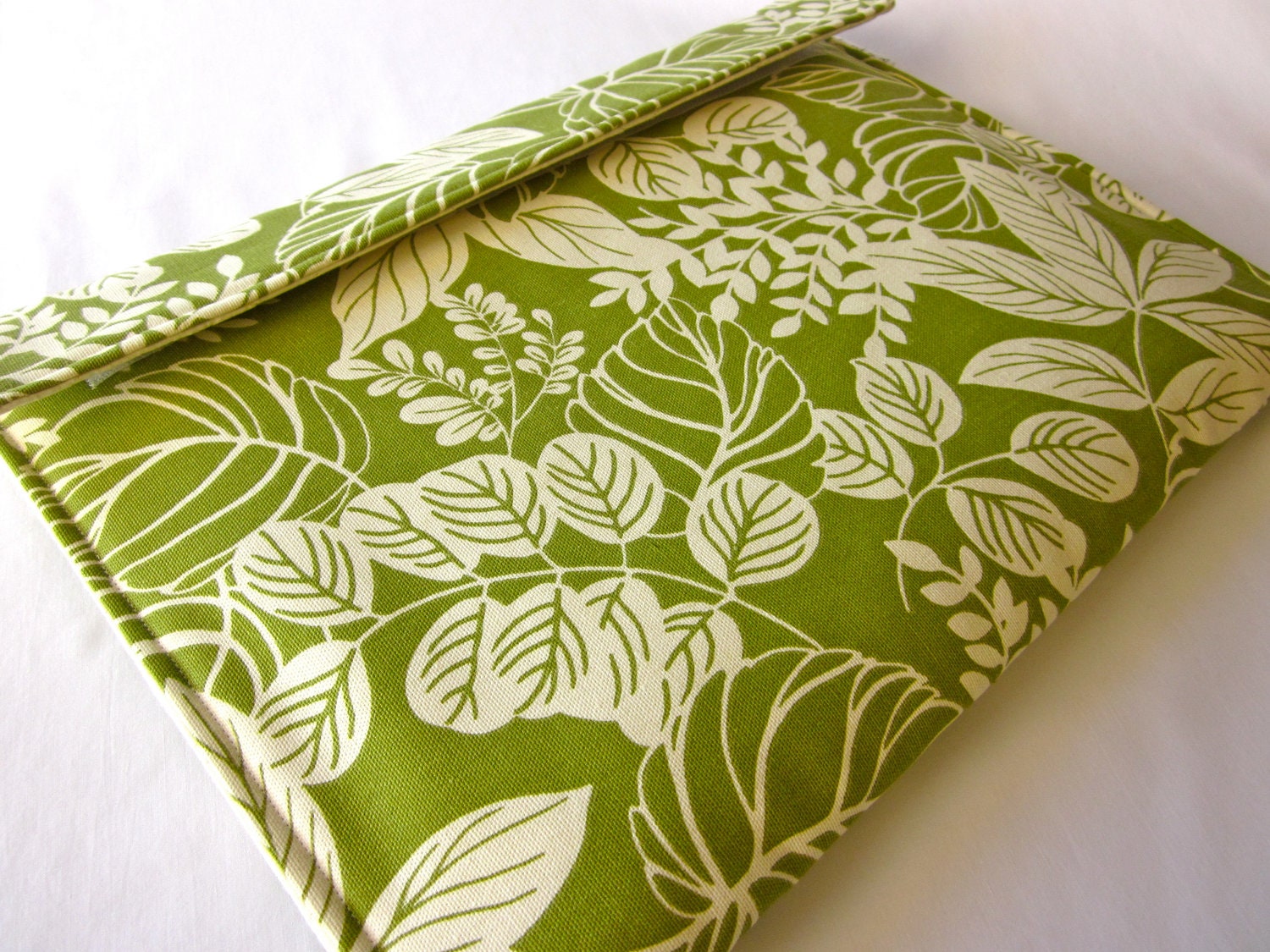 Laptop Sleeve / Padded computer bag / Your Choice Home Decor Fabric / MacBook / Windows Google  / Made to Order / Julieandco2 custom work