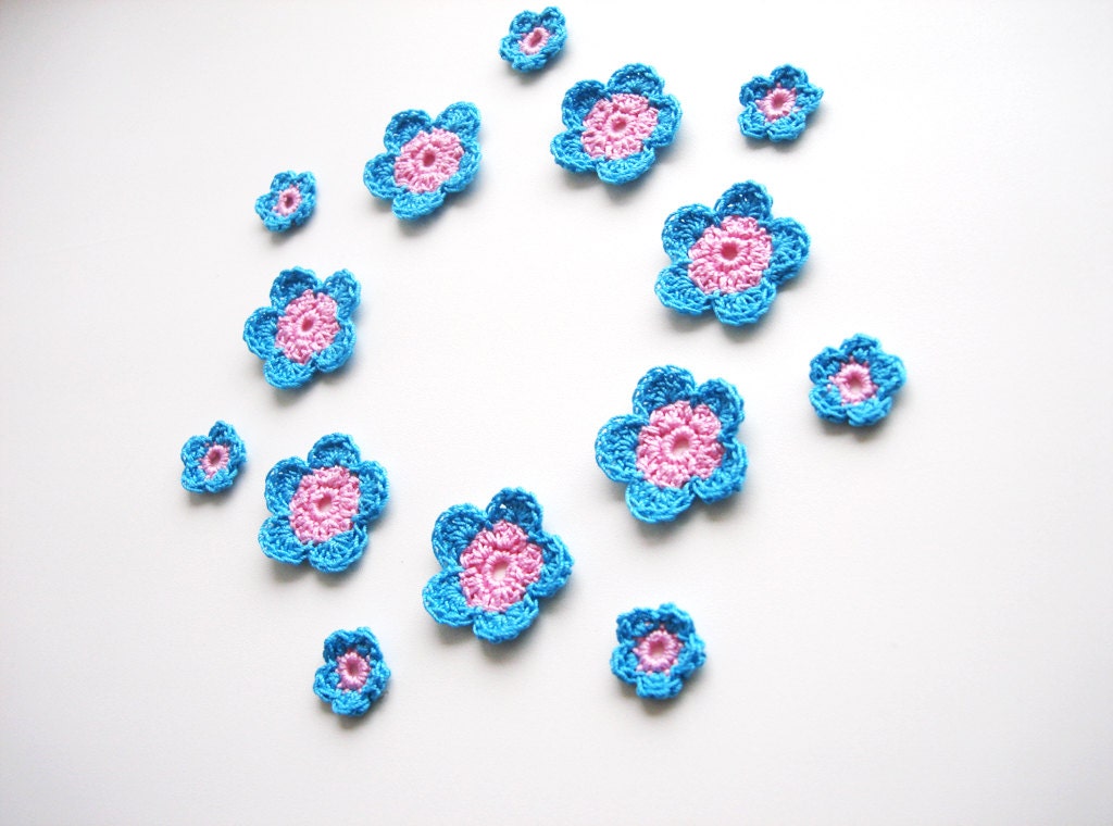 Crochet Flower Applique, Turquoise & Pale Light Pastel Pink, Set of 14