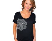 Henna Flower Bella Flowy Simple T-shirt