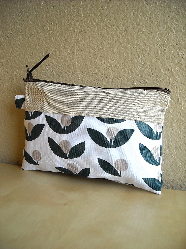 Tove in Dandelion (Gray) - Square Zipper Pouch