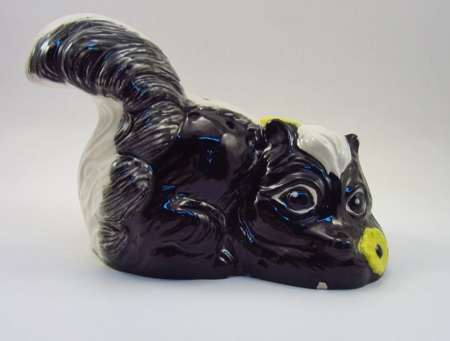Vintage Ceramic Skunk - Retro Potpourri Holder or Sachet Holder