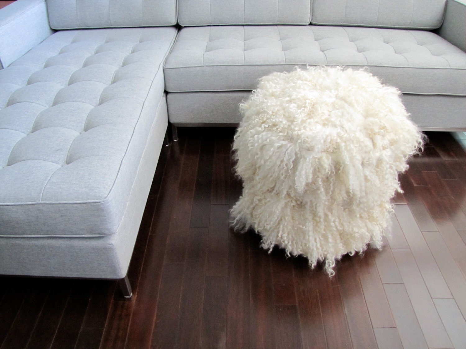 Shaggy wool felt curly wool pouf in natural white