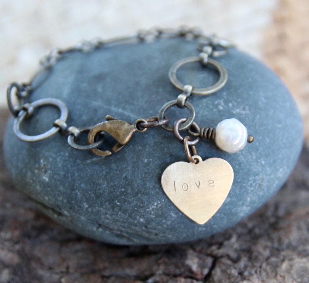 custom two-sided small heart bracelet with pearl