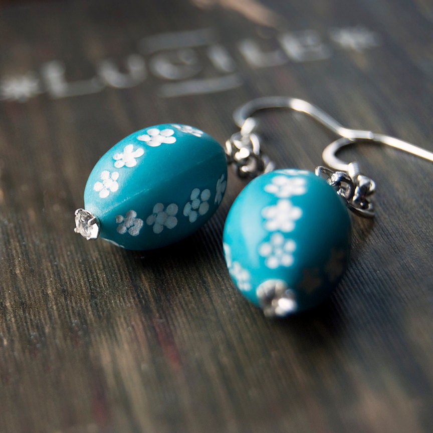 SALE White Daisy Blossom Jewel Mod Earrings