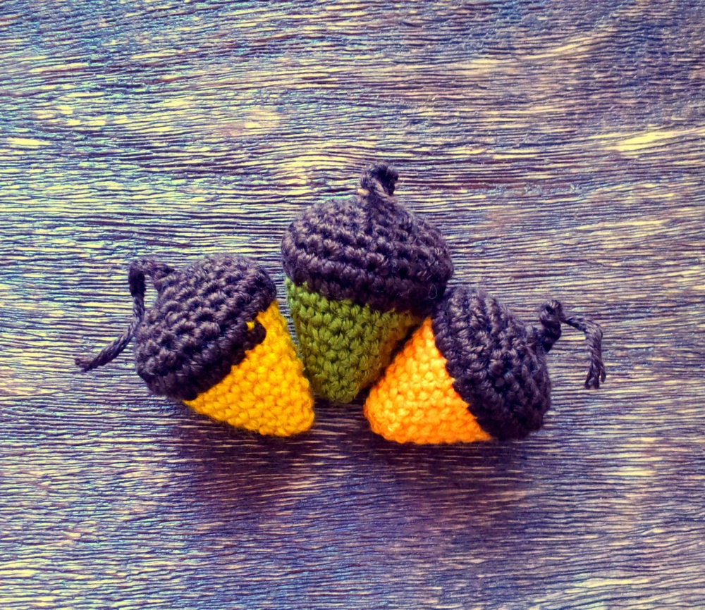 fall  acorns  crochet (set of 3)
