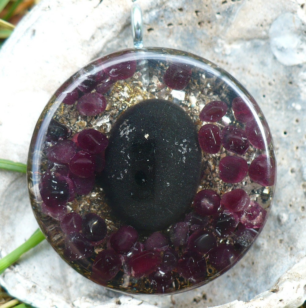 Etheric Energy Pendant with Garnet - Health and Expansiveness