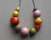 curry necklace - vintage lucite