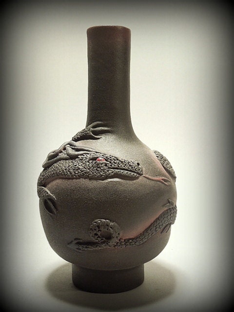 Black Dragon Vase