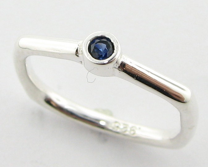 Almost Square, silver ring with sapphire