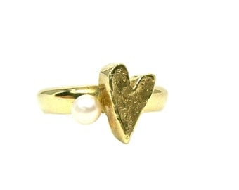 14K Yellow Gold Heart Pearl Love Ring - Heart and Pearl