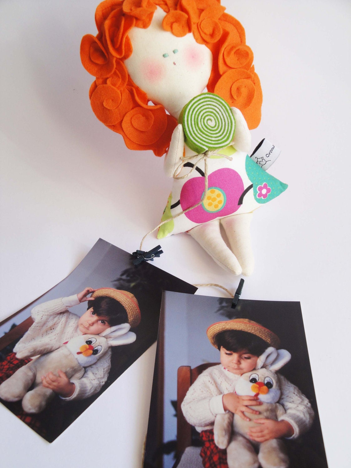 DOLL wall hanging photo frame / with cream and mint LOLLIPOP - Handmade in Italy -
