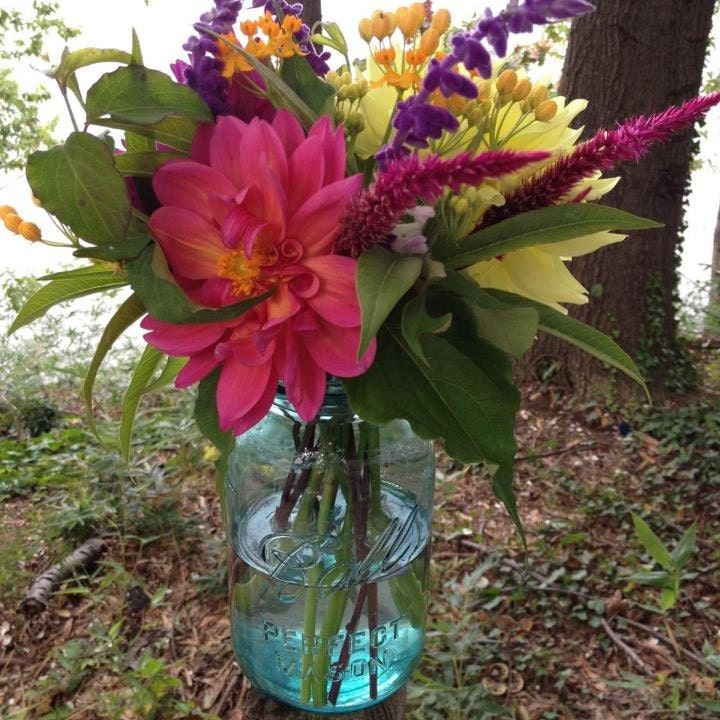 18 OLD Aqua  Blue Ball  PERFECT Mason QUART Canning Jars Perfect for Peacock Color Wedding Centerpieces