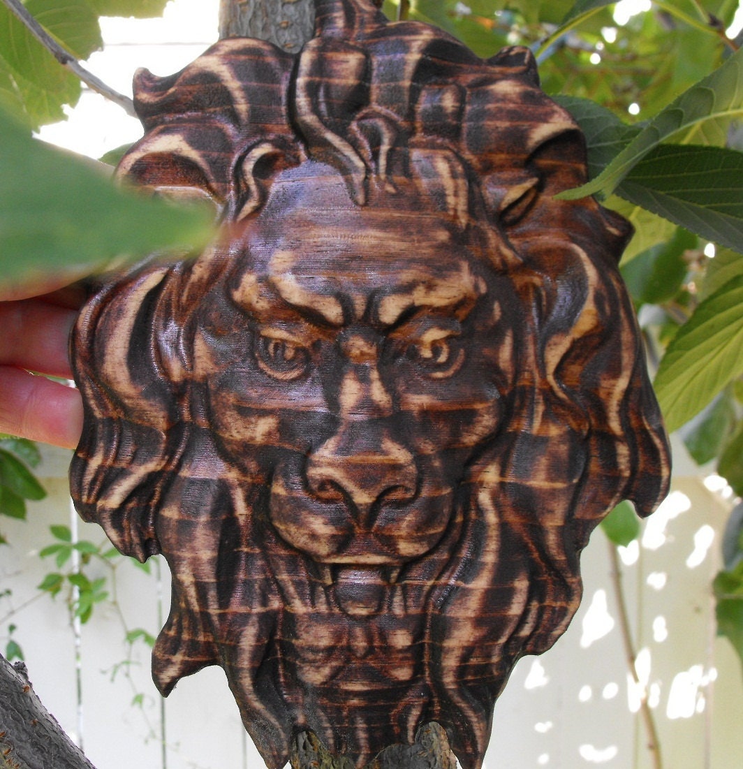 lion wood carving