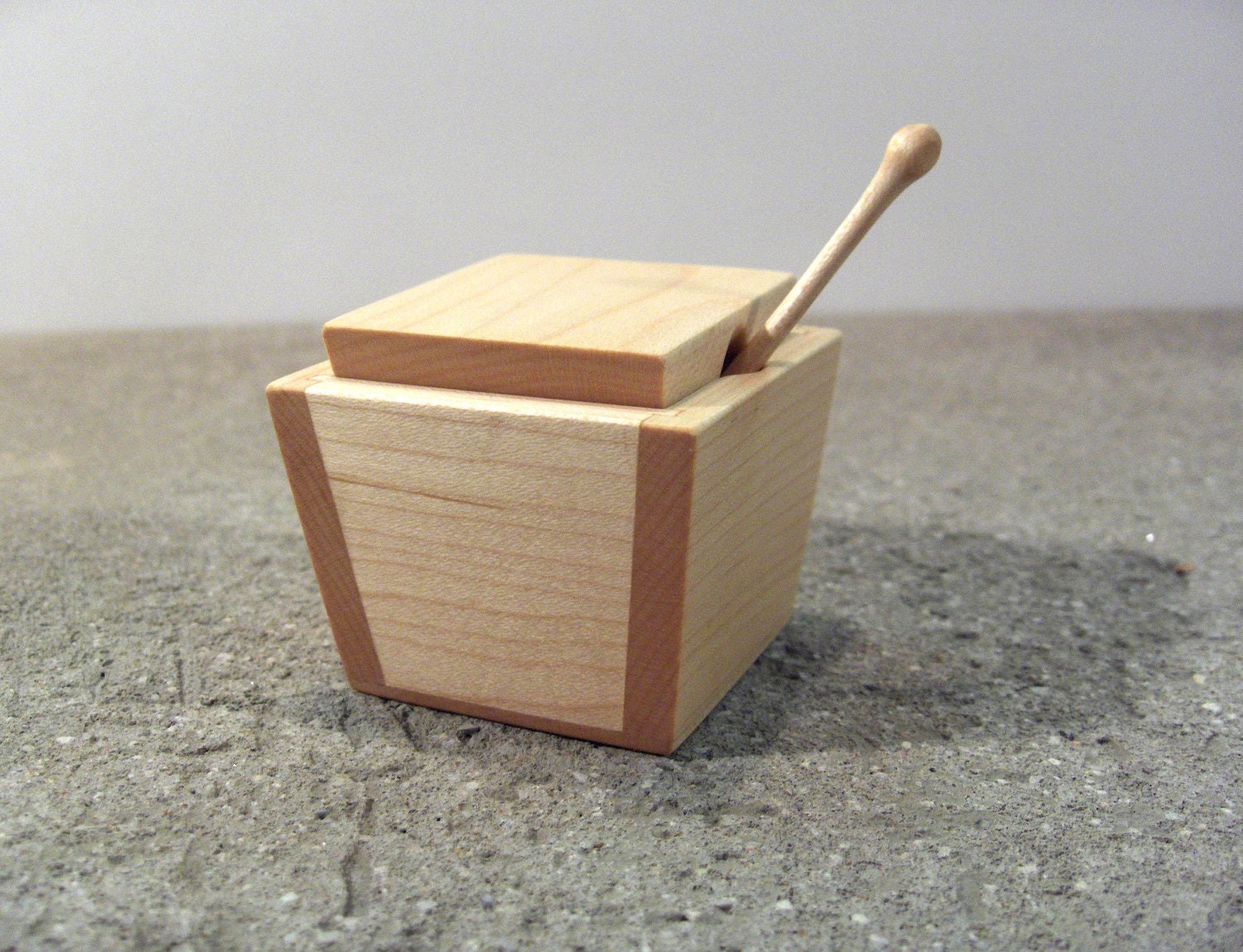 Maple salt cellar