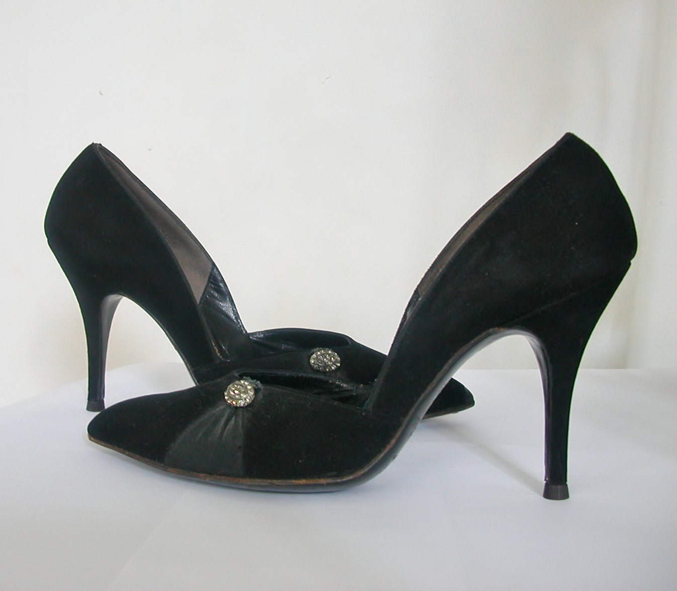 1950s Black Pumps / black stilettos / black suede / bombshell  / rhinestone / party shoes / womens shoes / mad men / size 6