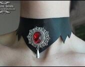 Dracula heart choker - Red gemstone with filigree  - Gothic choker Black Faux leather
