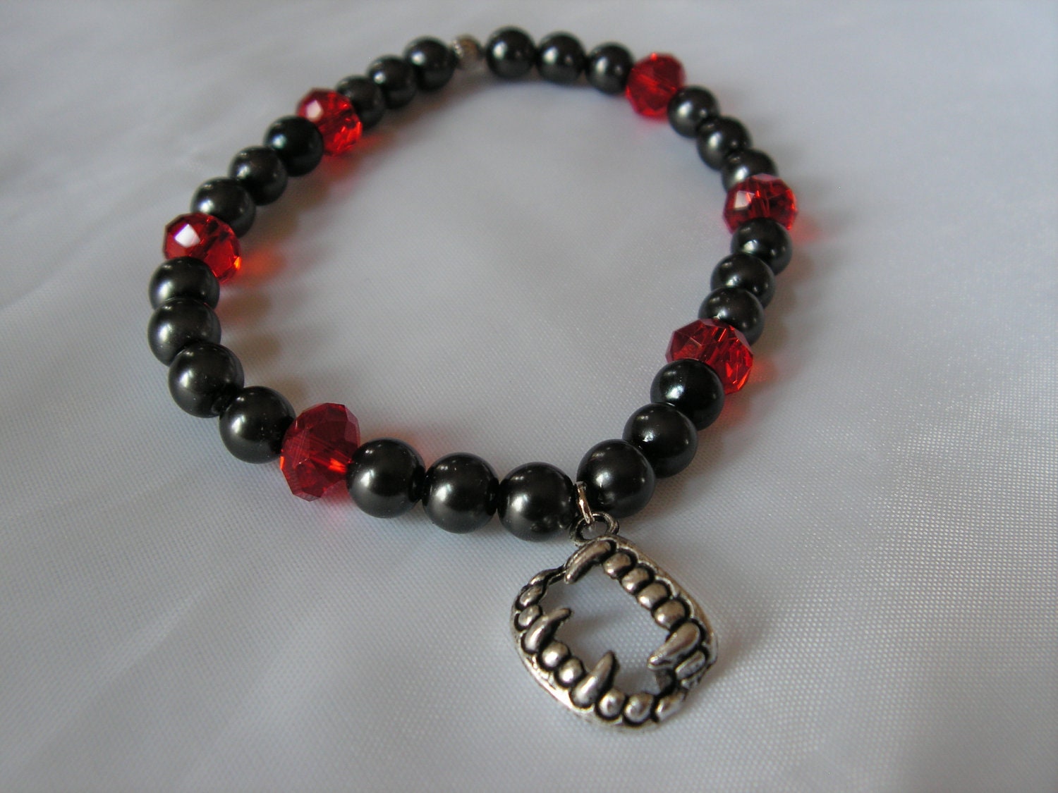 Vampire Teeth Bracelet Black Pearl and Red Crystal