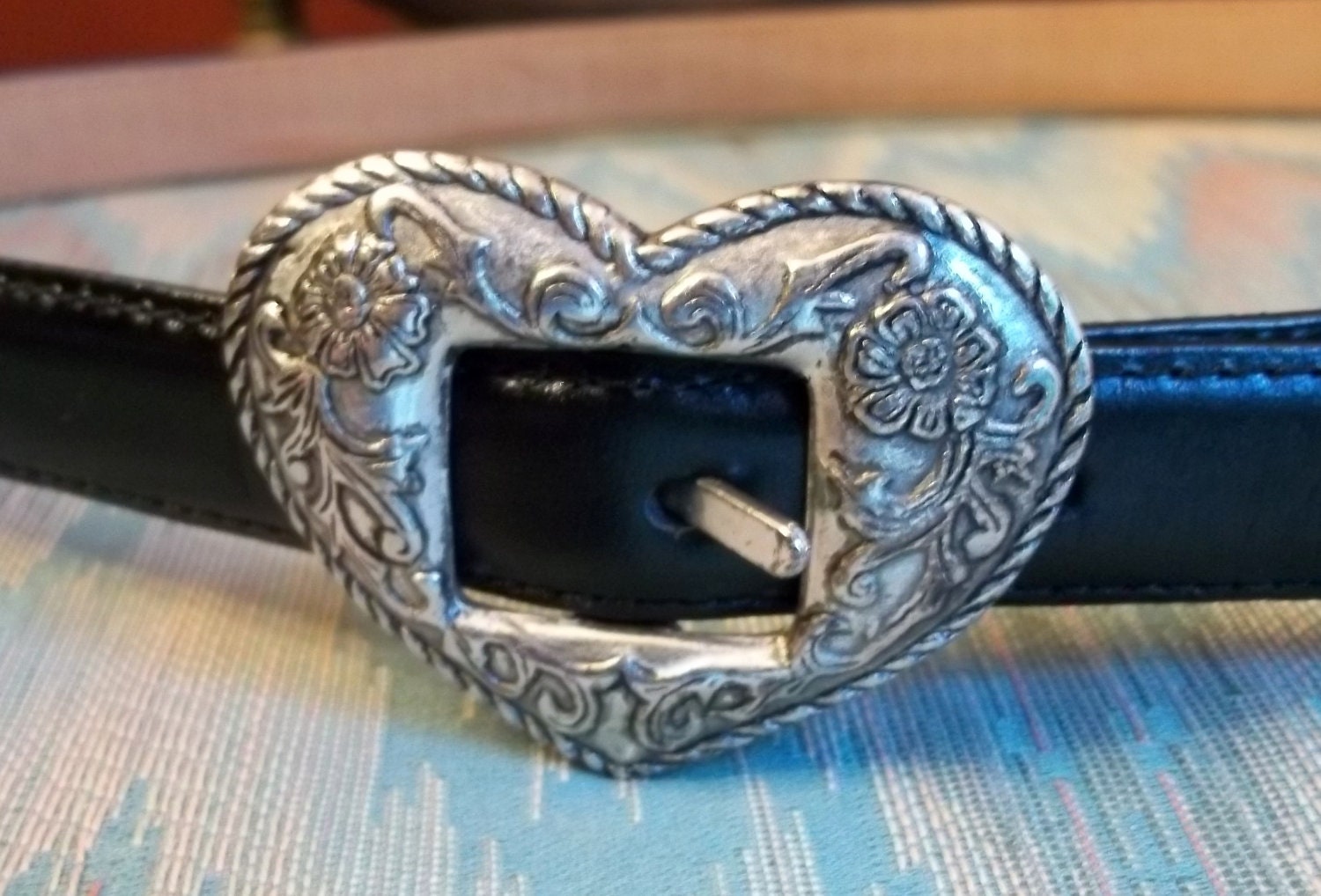 Justin SILVER FLORAL HEART Buckle Belt 32