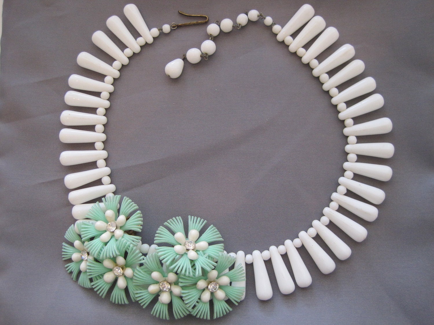 Vintage Mint Green Earrings and Necklace