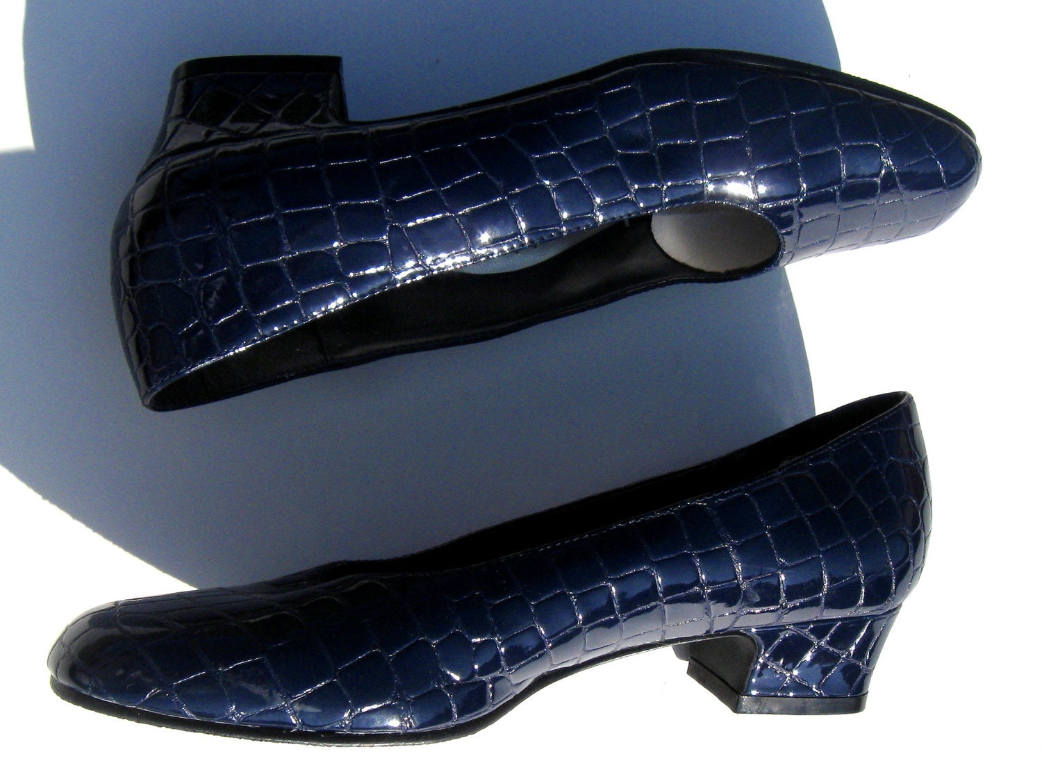 Vintage 80's 1980's Eighties 70's 1970's Women Faux Reptile Skin Alligator Ladies Teen Dark Blue Pumps Heels Shoes 20% OFF SALE