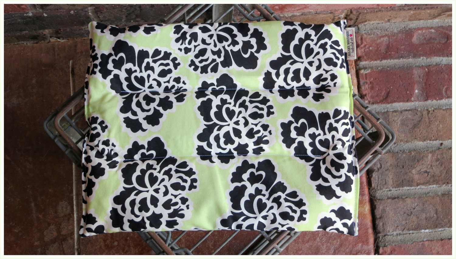 Large Microwavable Heating Pad - Black & Green