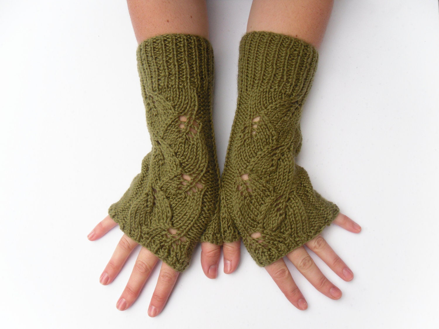 Leaf design handwarmers / fingerless lace gloves hand knitted in moss green merino blend yarn