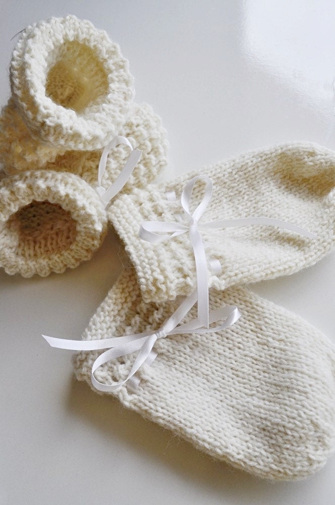 Hand Knit Cream Booty and Mitten Set