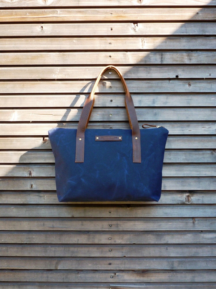 Waxed canvas bag/ carry all with  leather handles and zipper closure  COLLECTION UNISEX