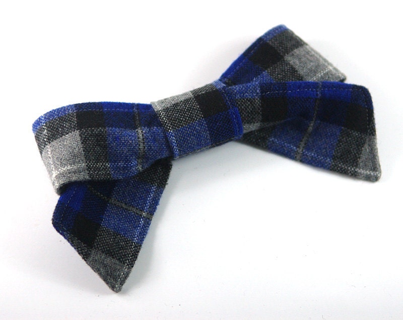 Tweed Bow Brooch Pin in Plaid Wool. Handwoven in Ireland. For Handbags or Clothing. Tartan Wool Bow Pin. Black Grey Blue