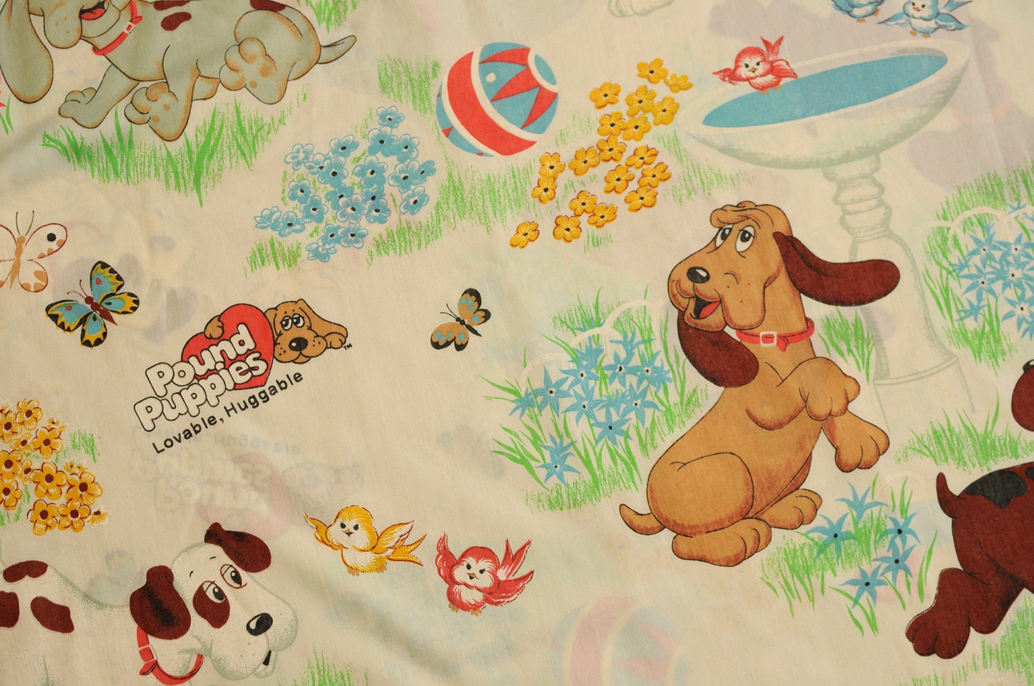 80s Pound Puppies bed sheet fabric bedsheet bedding twin flat fabric material 1985 Tonka Lucky 7