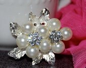 Crystal Pearl brooch - silver  metal rhinestone pearl hair comb shoe clip pin wedding bouquet bridal accessory  - vintage AnnabelSB10
