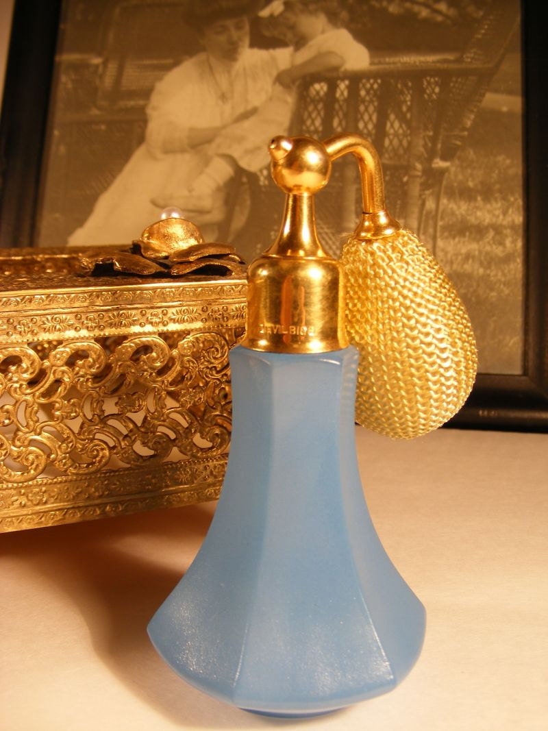 DeVilbiss Atomizer Perfume Bottle In Blue