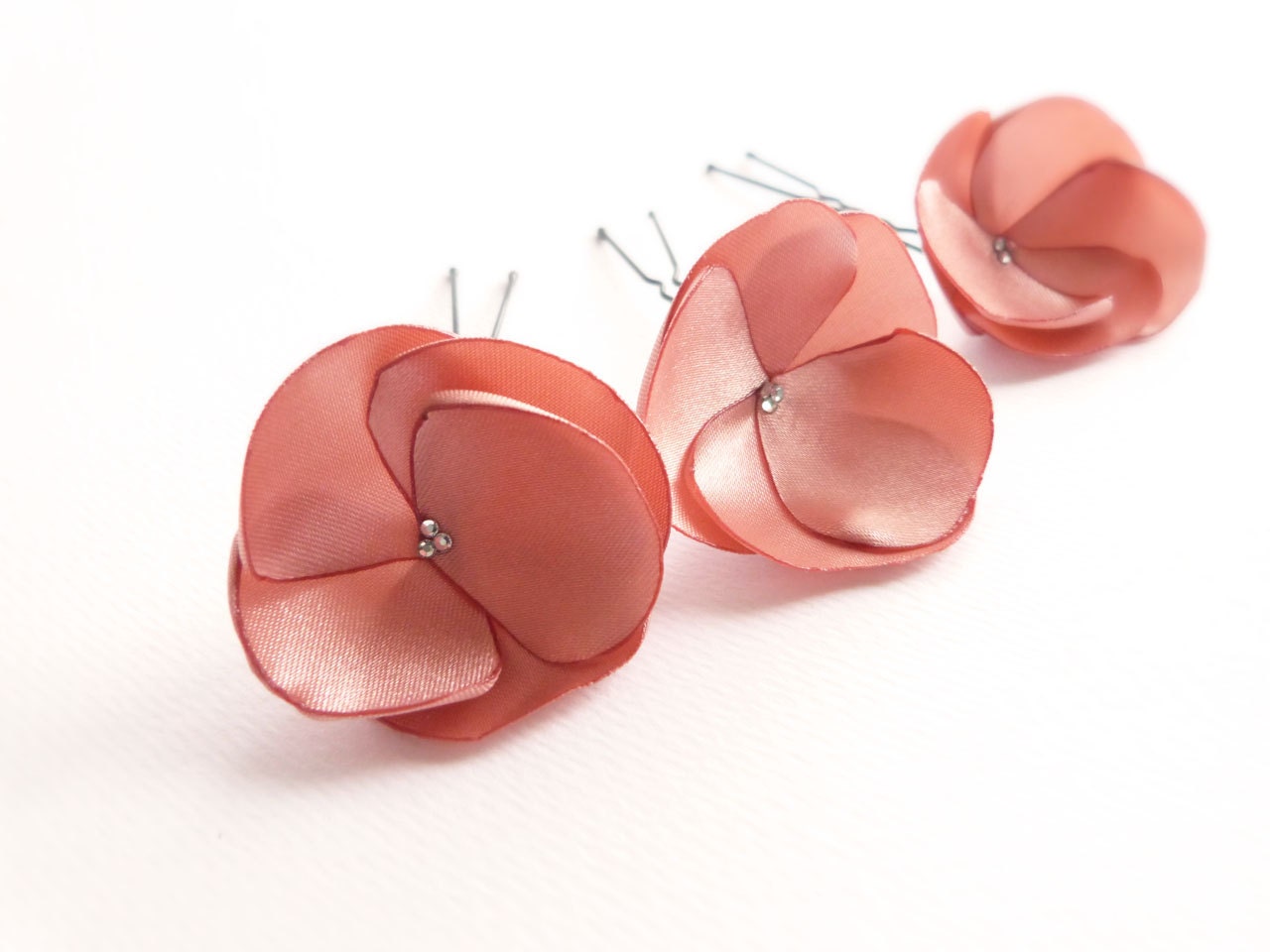 Dusty pink Flowers hair pins Romantic hair accessories OOAK by Jye, Hand-made in France