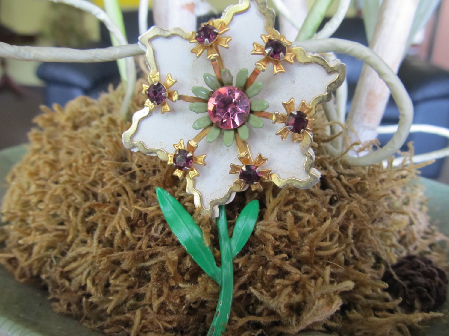 Vintage Brooch Pin Enamel Flower with Rhinestones